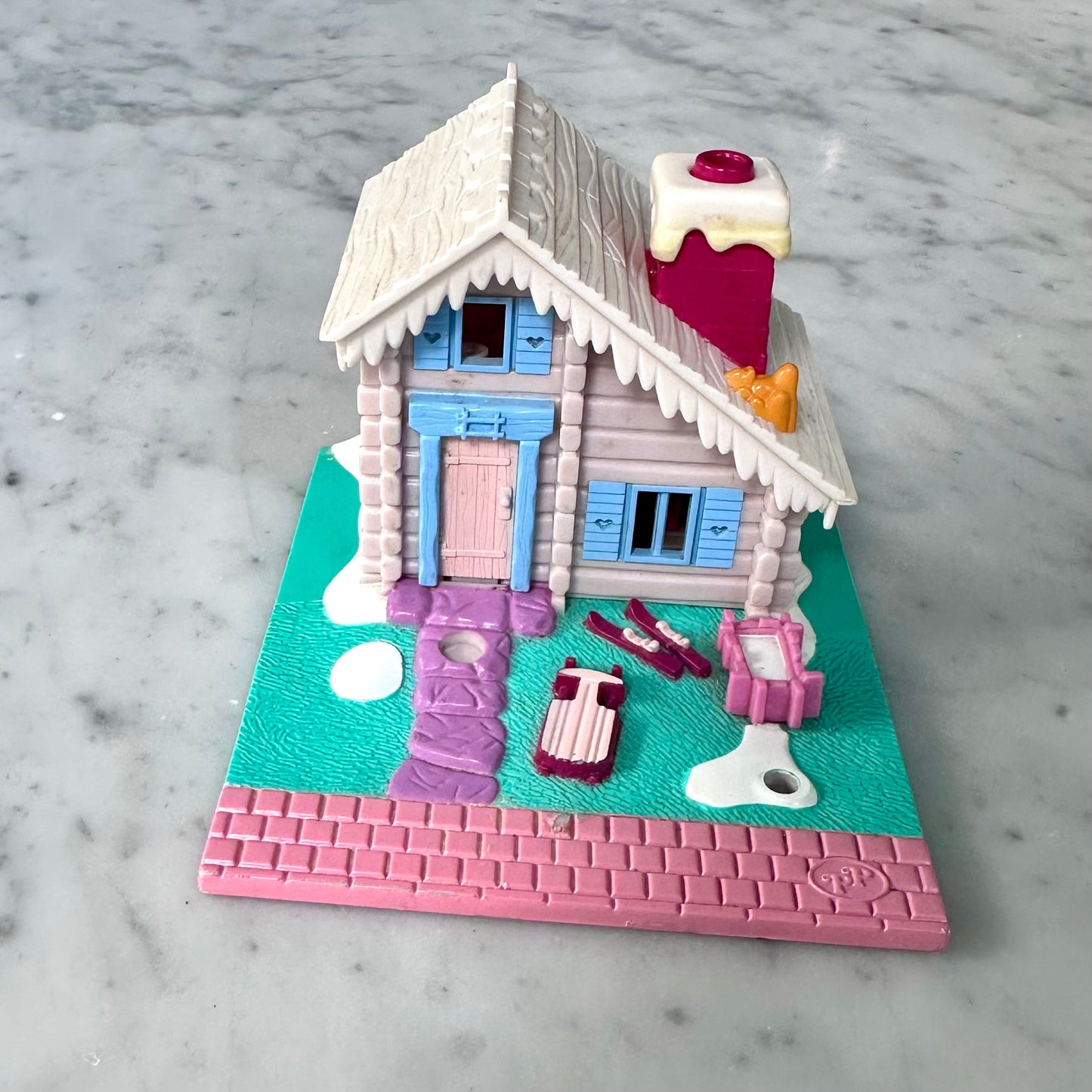 1993 Polly Pocket Ski Lodge