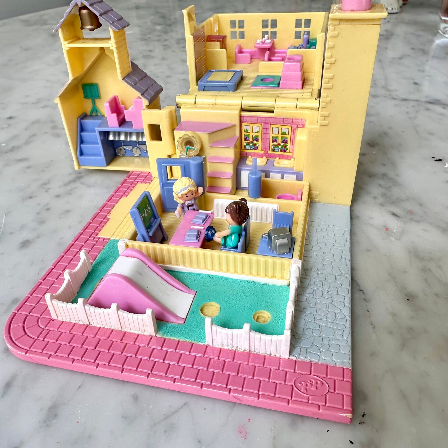 1993 Polly Pocket Schoolhouse