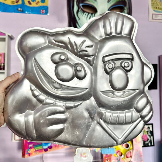 1977 Bert and Ernie Cake Pan
