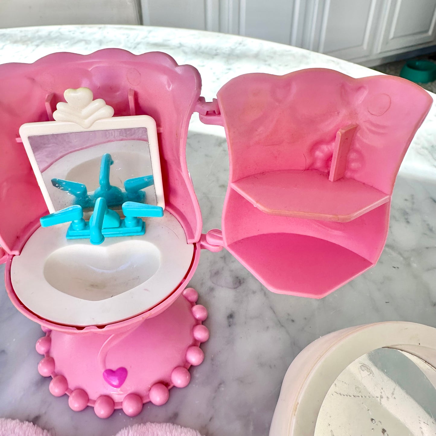 1991 Cupcakes Ice Cream Sundae Vanity