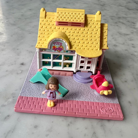 1993 Polly Pocket Pollyville Toy Shop
