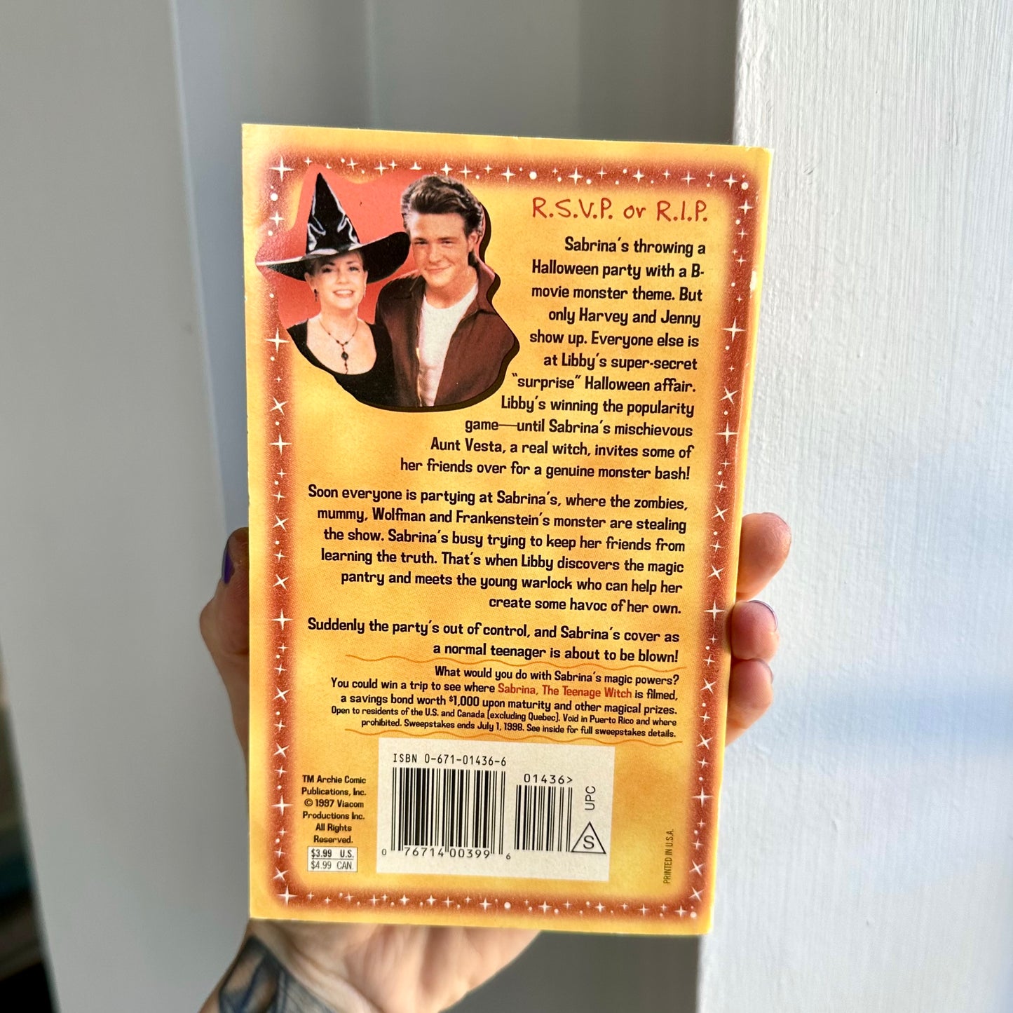 1997 Sabrina The Teenage Witch “Halloween Havoc” Book