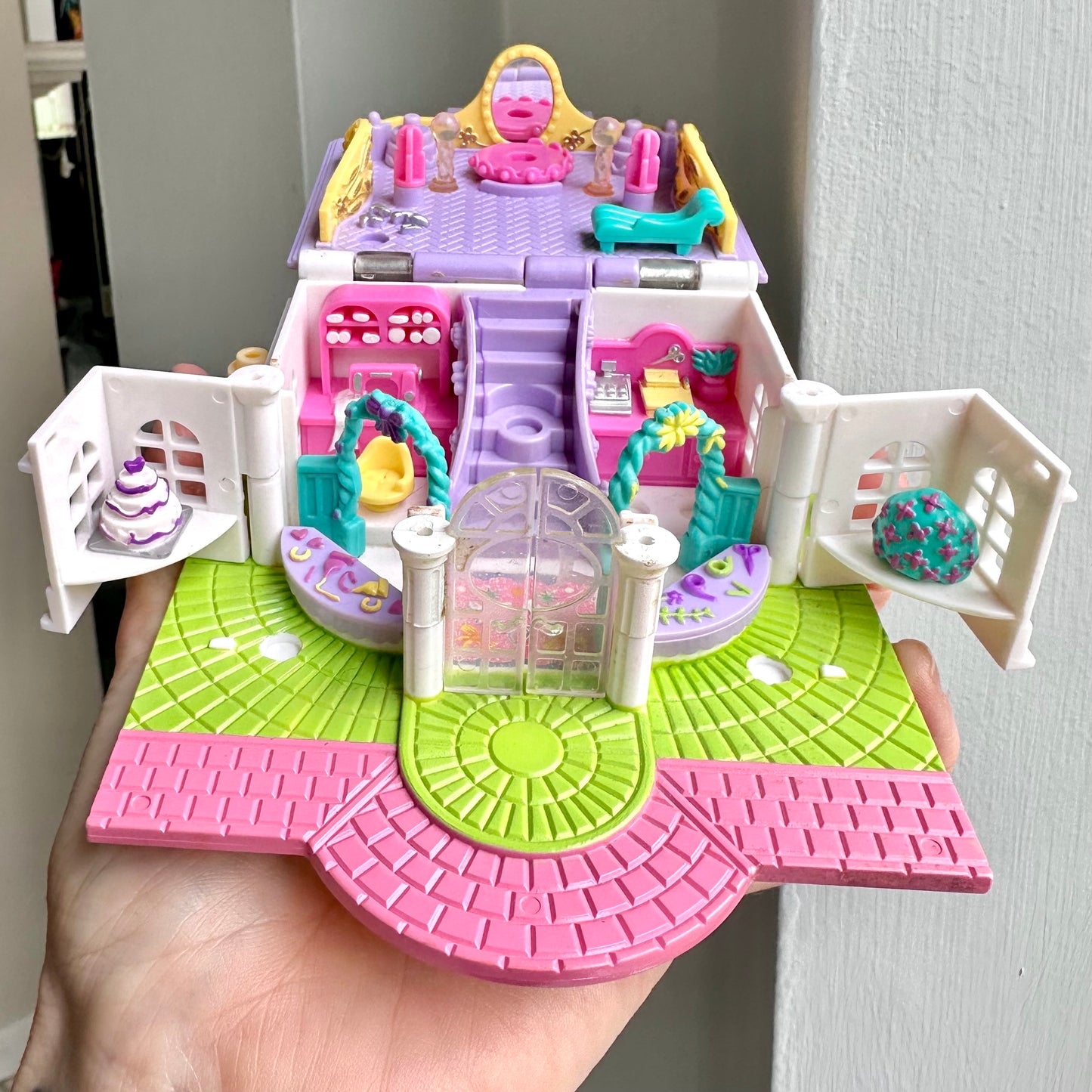 1994 Polly Pocket Light Up Bridal Salon Playset