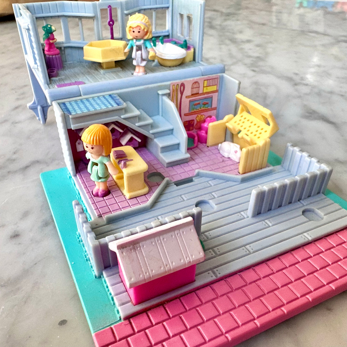1993 Polly Pocket Polly’s Pet Shop