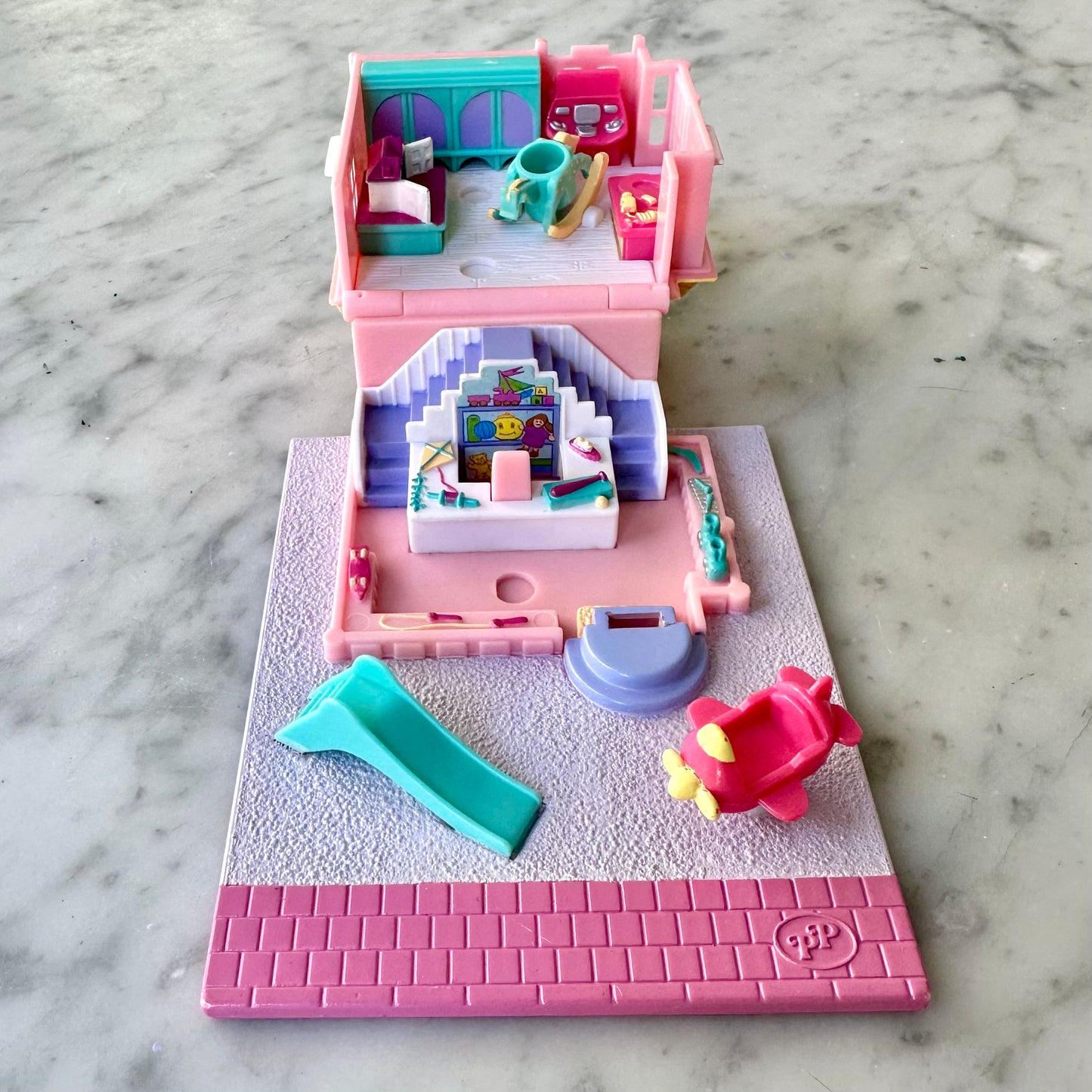 1993 Polly Pocket Pollyville Toy Shop