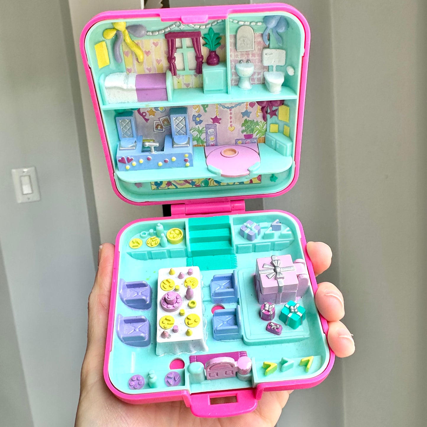 1989 Polly Pocket Partytime Surprise Compact