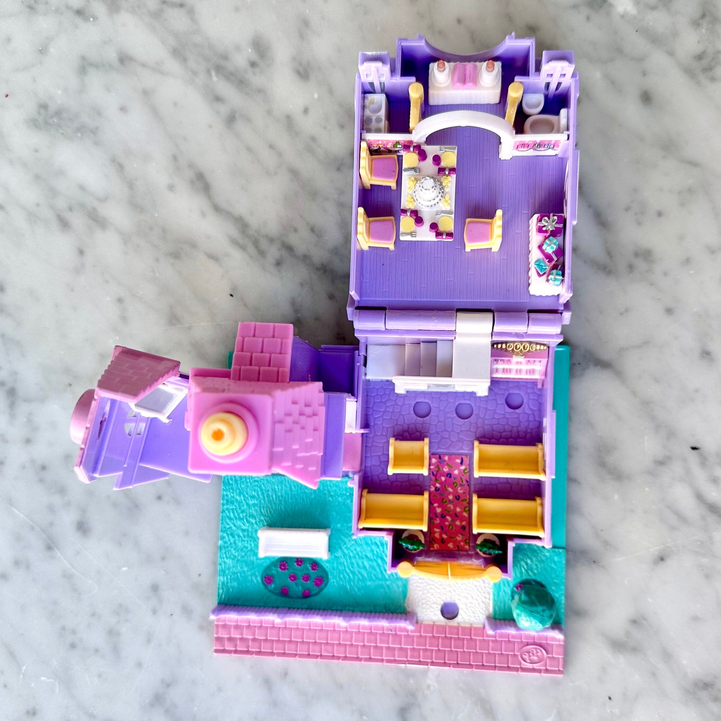 1993 Polly Pocket Pollyville Light Up Wedding Chapel