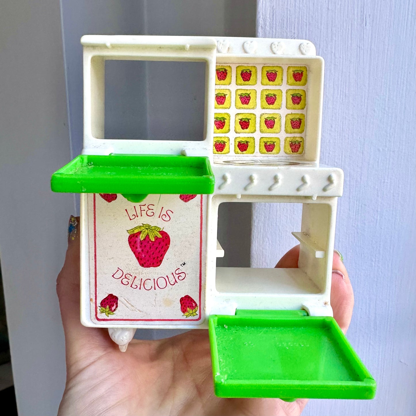 80’s Strawberry Shortcake Berry Bake Shoppe Oven Playset
