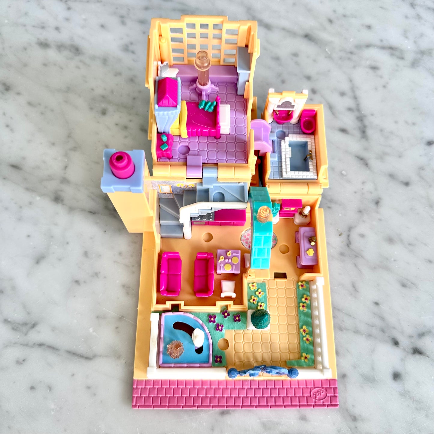 1994 Polly Pocket Light Up Hotel