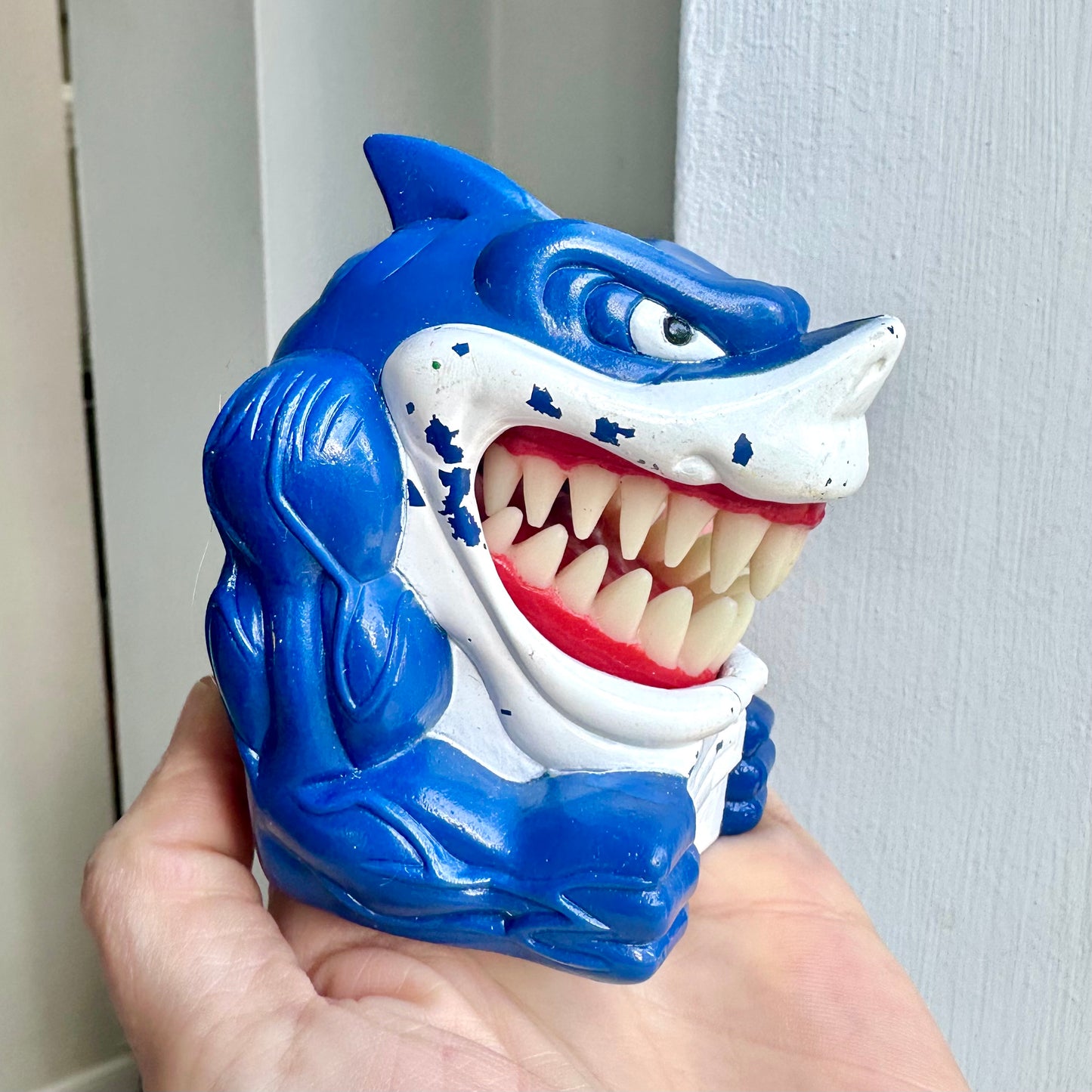 1995 Taco Bell Street Sharks Ripster Toy