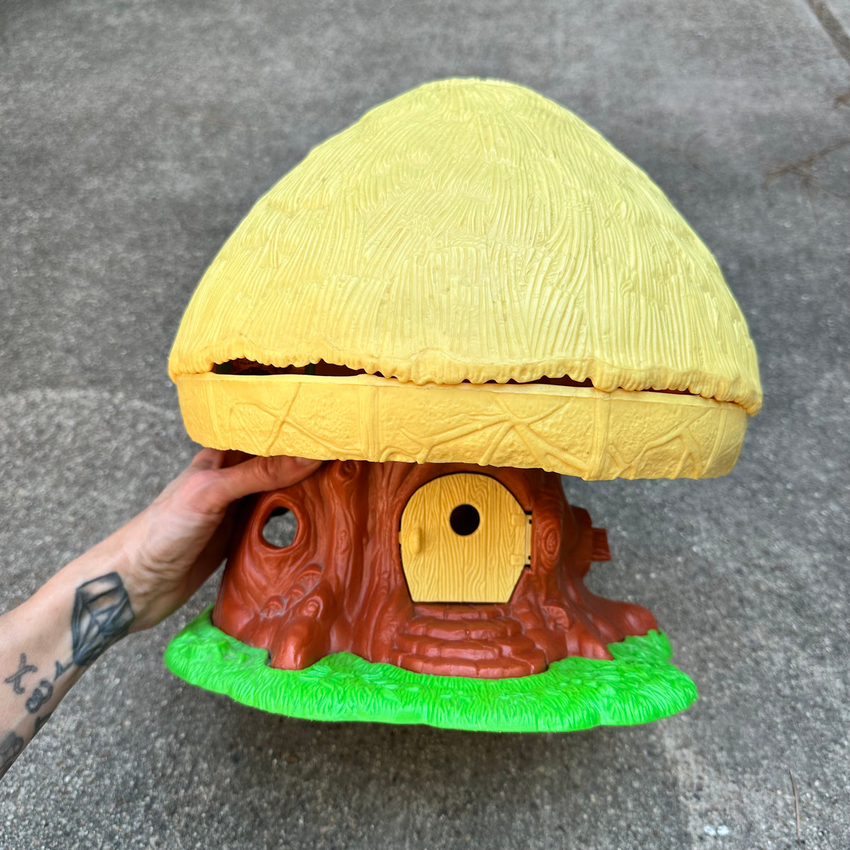 1984 Wicket Ewok Family Hut