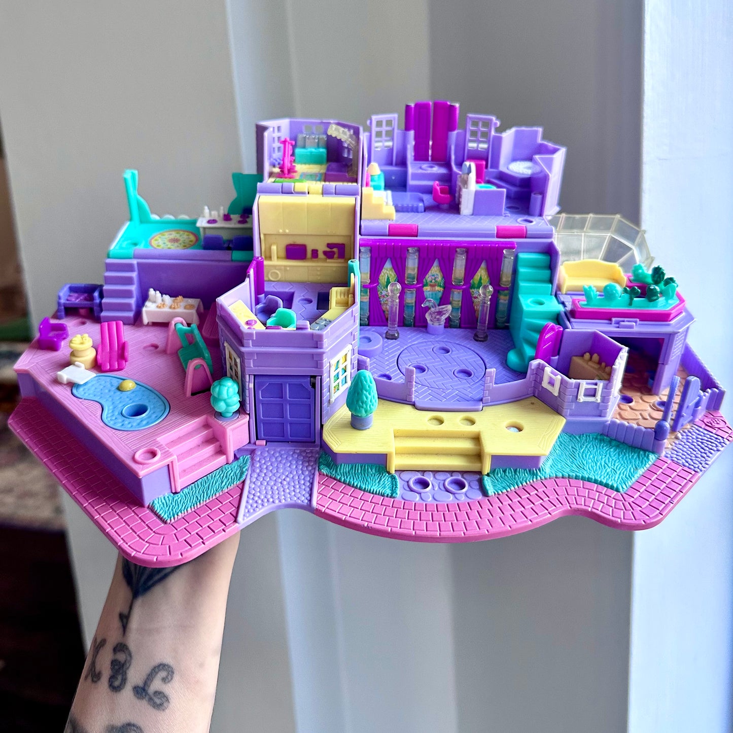 1994 Polly Pocket Light Up Magical Mansion