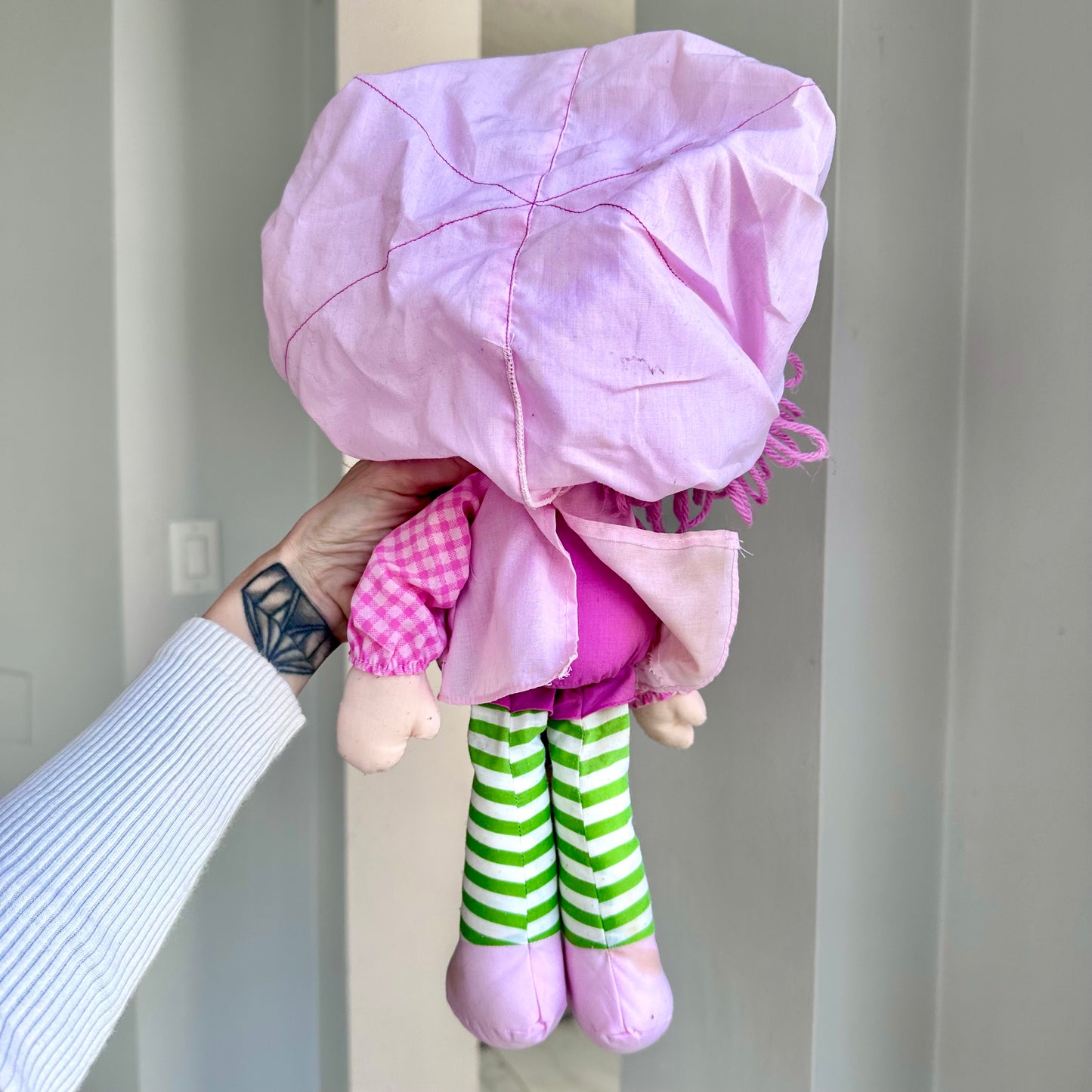 1981 Strawberry Shortcake “Raspberry Tart” Doll