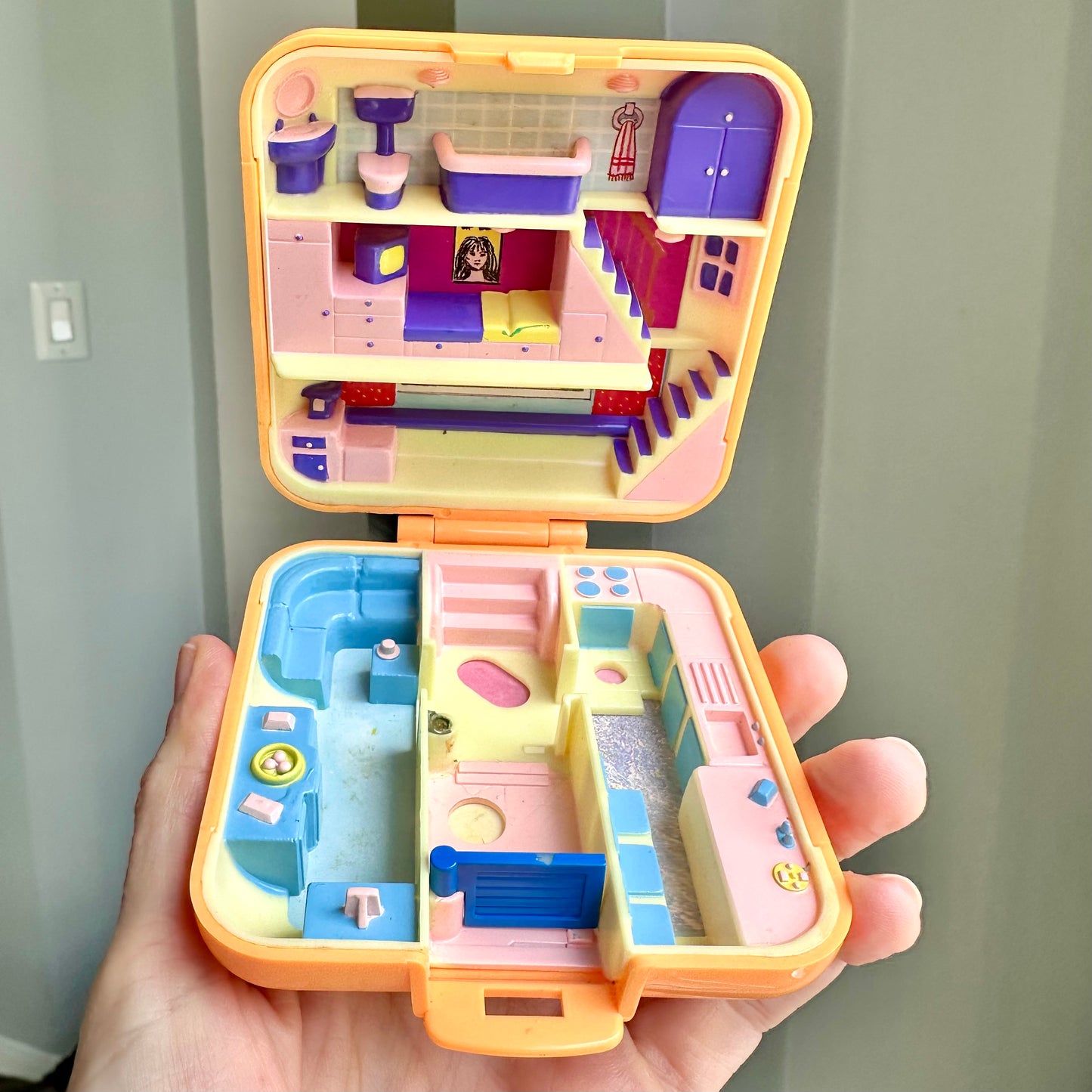1989 Polly Pocket “Polly’s Town House”