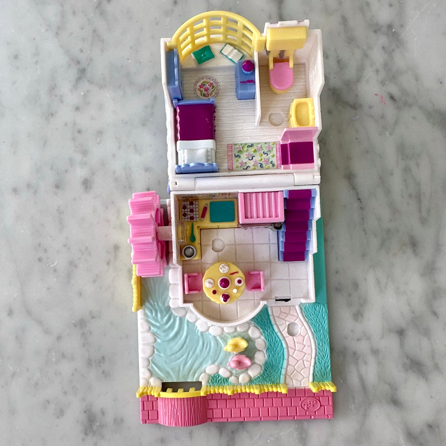 1994 Polly Pocket Grandma’s Cottage Playset