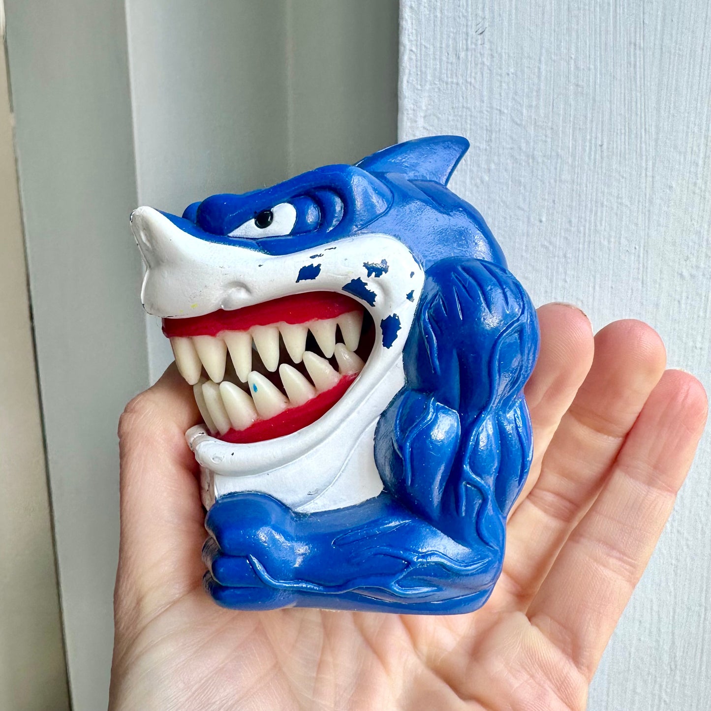 1995 Taco Bell Street Sharks Ripster Toy