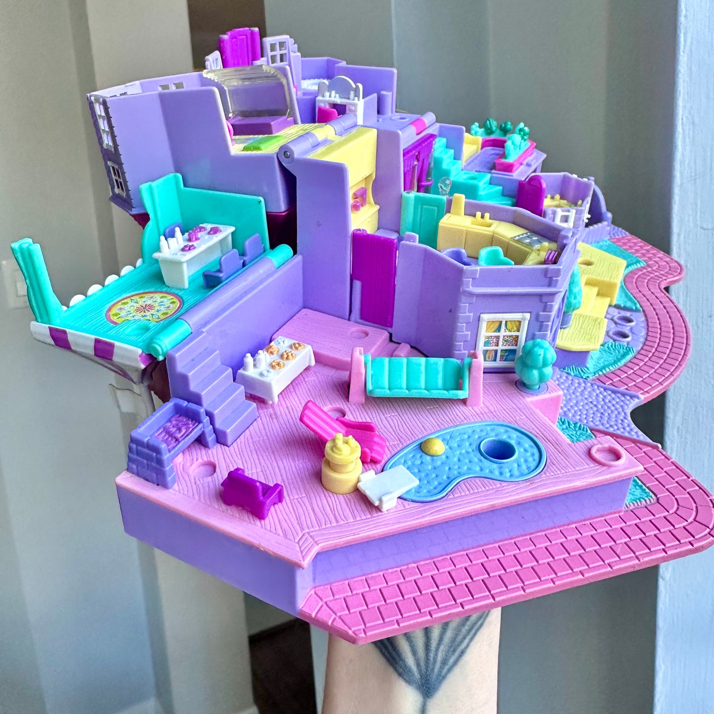 1994 Polly Pocket Light Up Magical Mansion