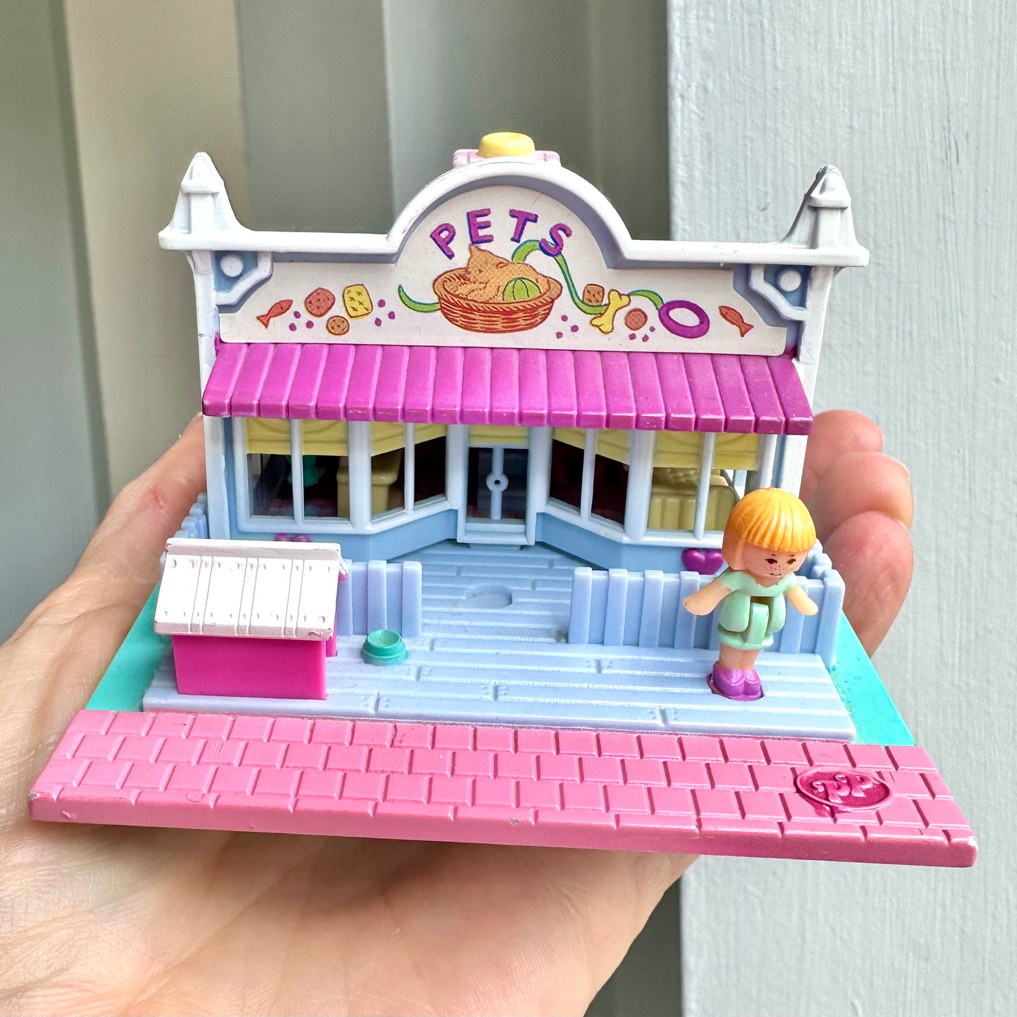 1993 Polly Pocket Polly’s Pet Shop
