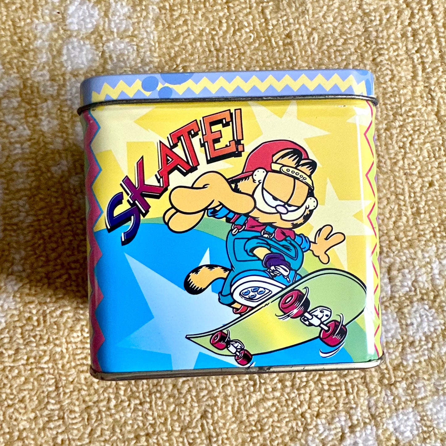 90’s Garfield Bank Tin