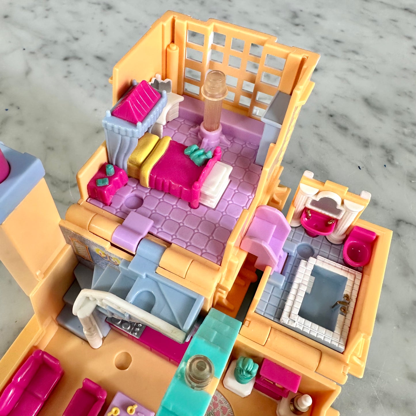 1994 Polly Pocket Light-Up Hotel