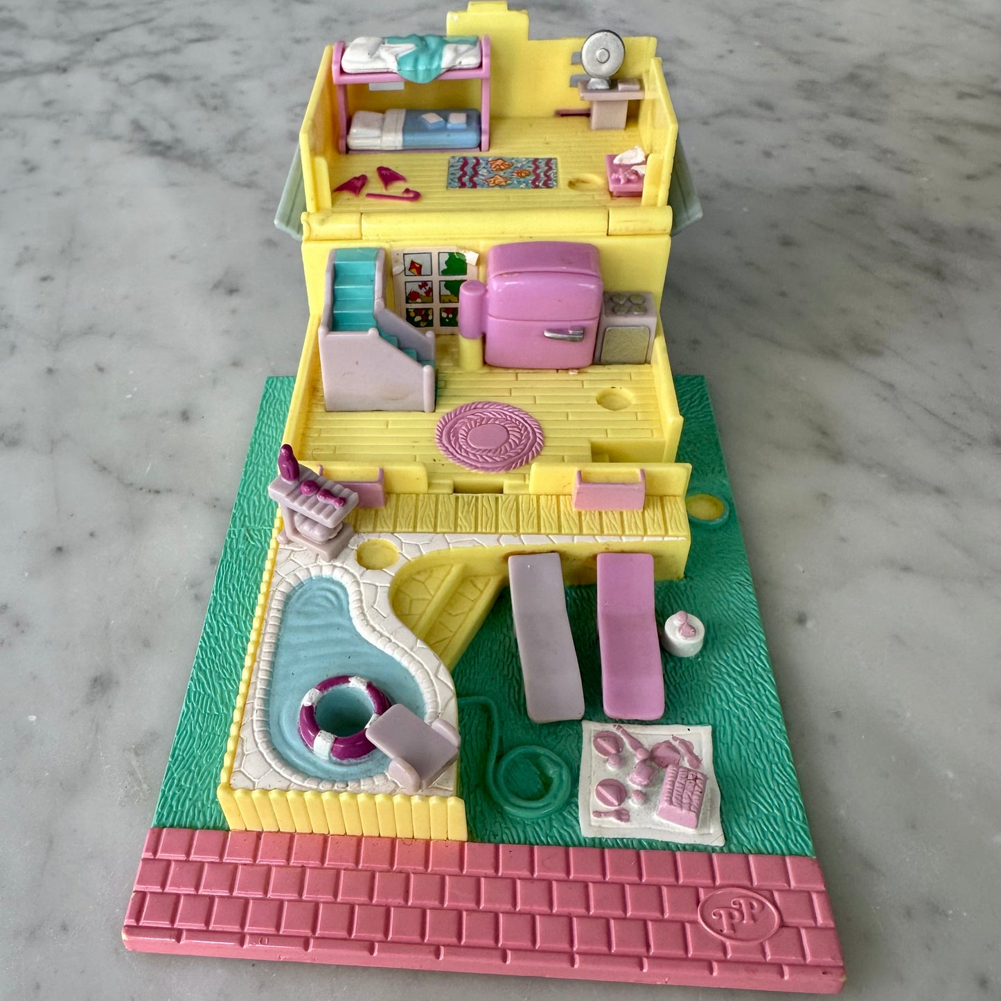 1993 Polly Pocket Summer House