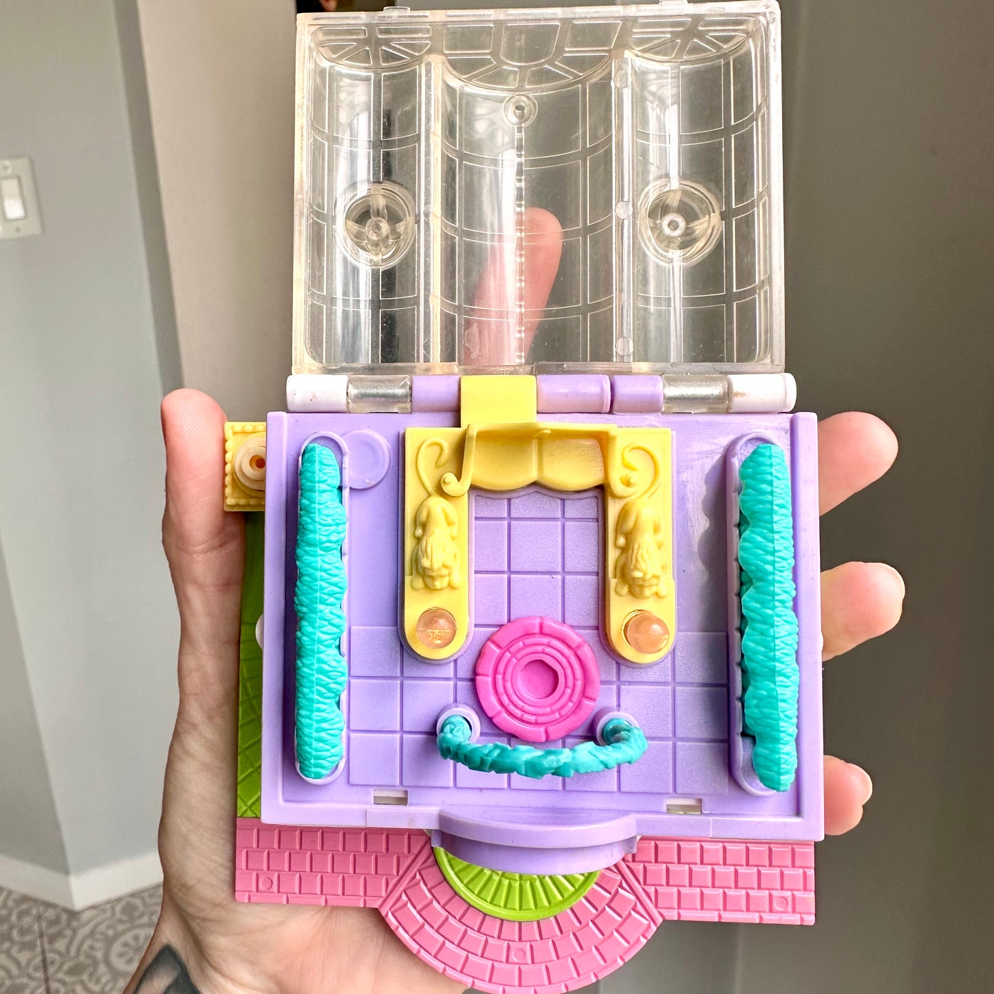1994 Polly Pocket Light Up Bridal Salon Playset