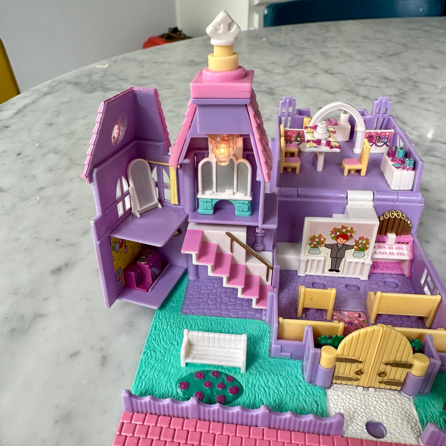 1993 Polly Pocket Wedding Chapel