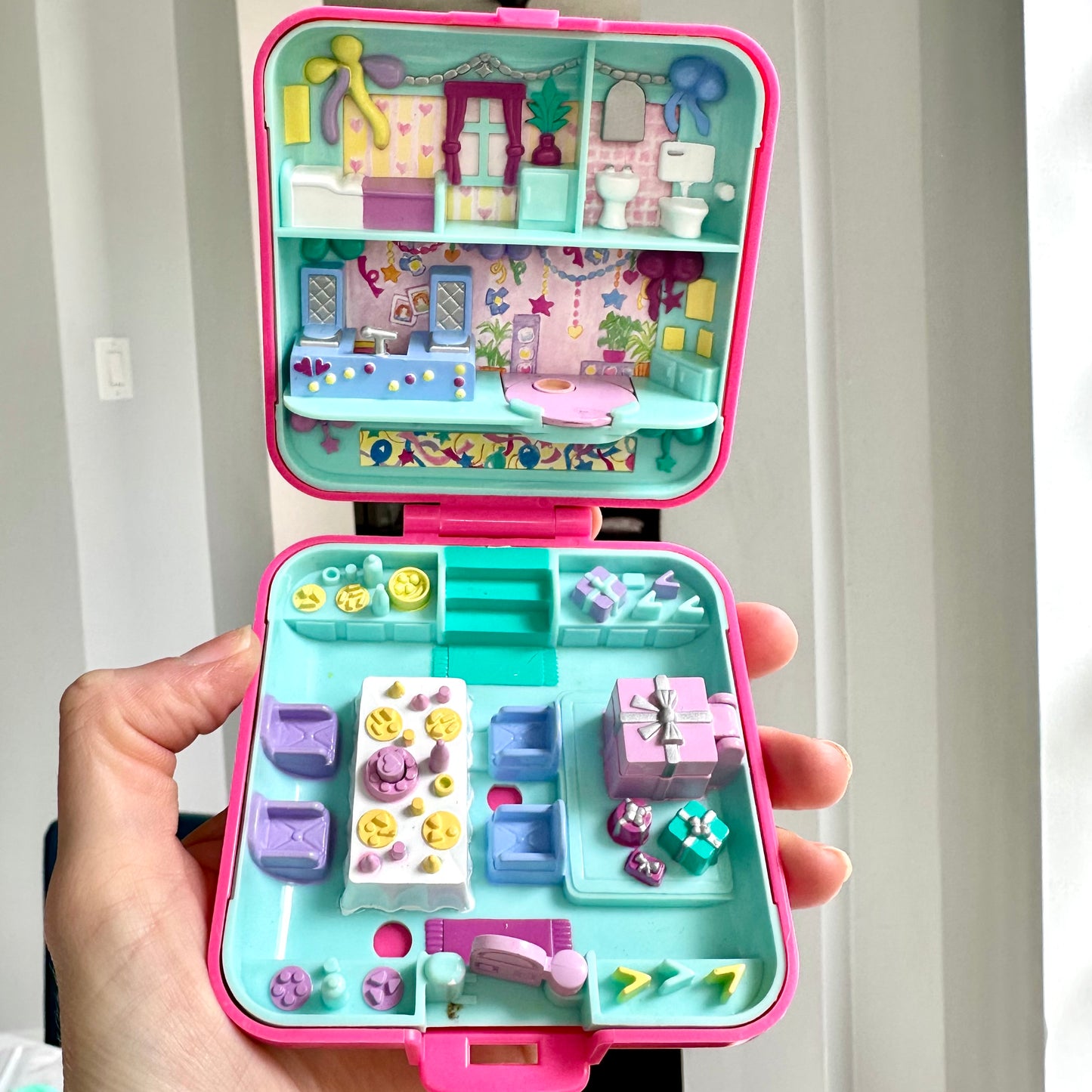1989 Polly Pocket Partytime Surprise Compact