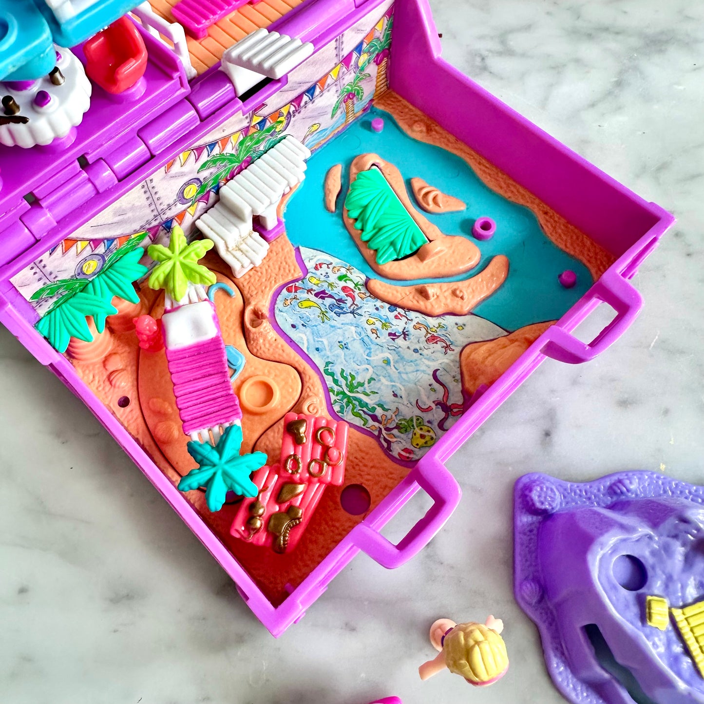 1996 Polly Pocket Surf n’ Swim Island
