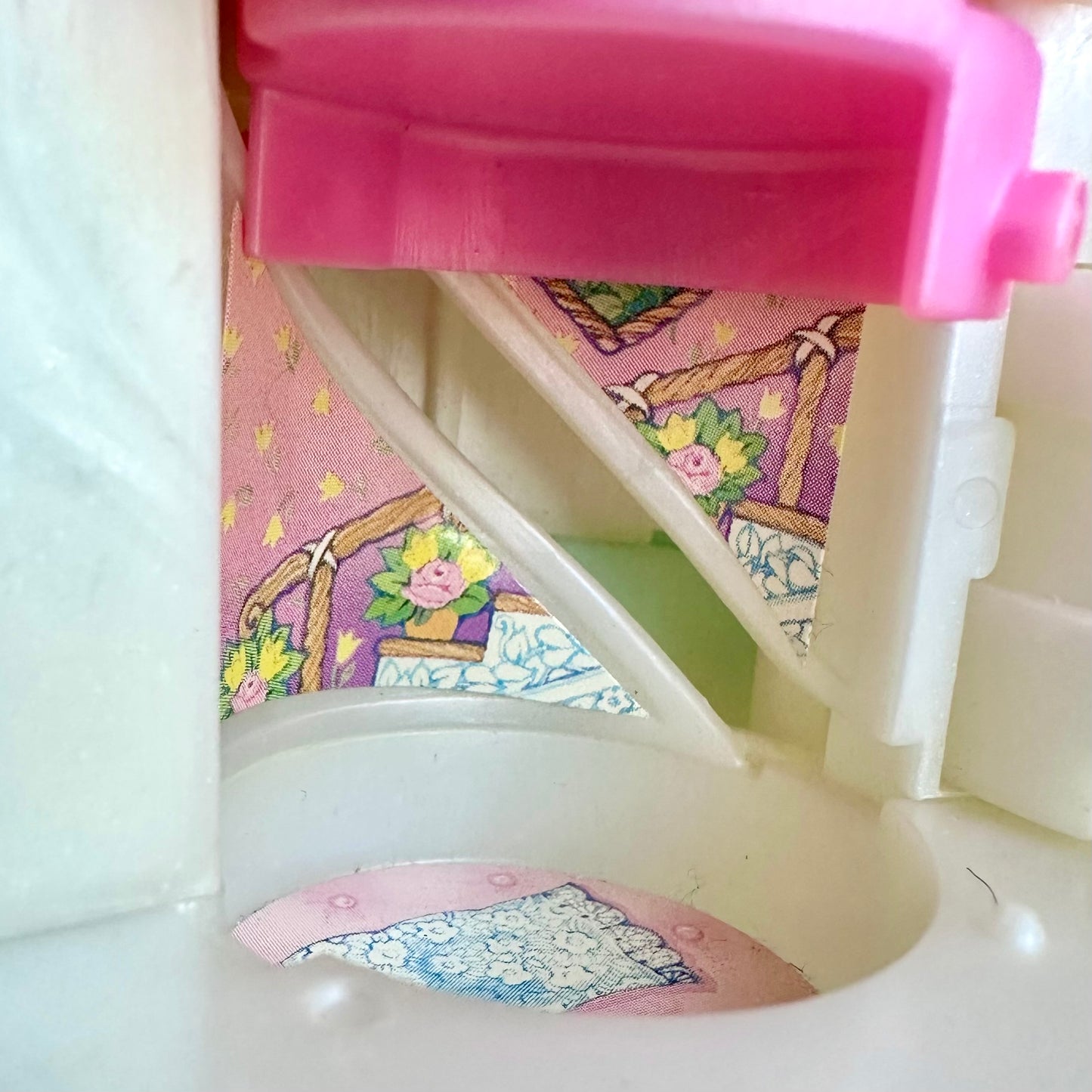 1993 FairyWinkles Peek-In Perfume Bottle with Dolls