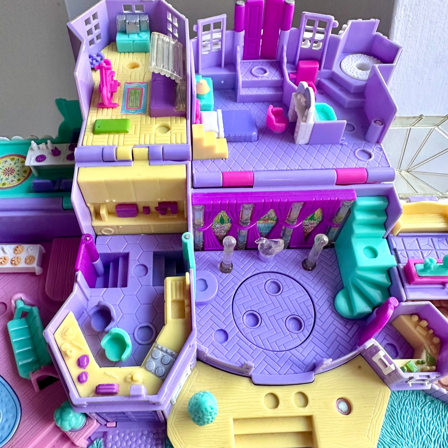1994 Polly Pocket Light Up Magical Mansion