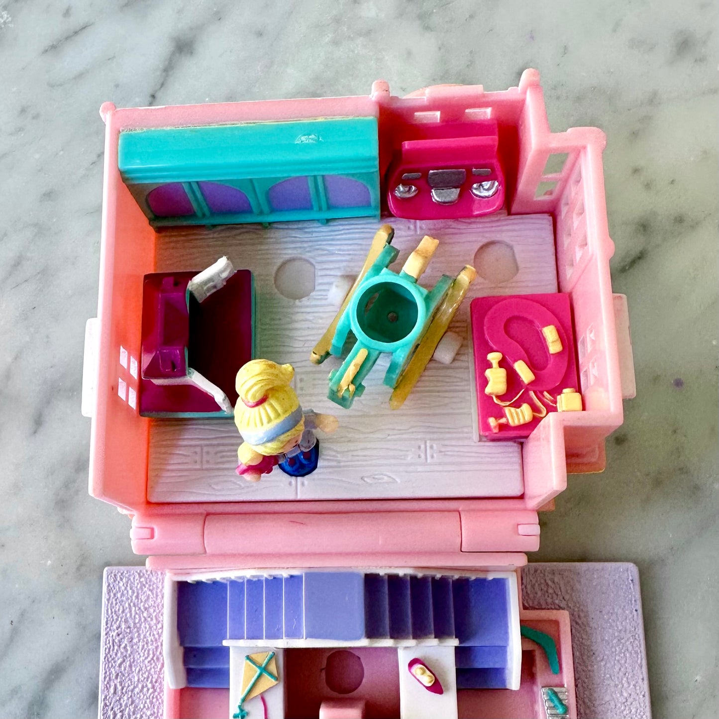1993 Polly Pocket Pollyville Toy Shop