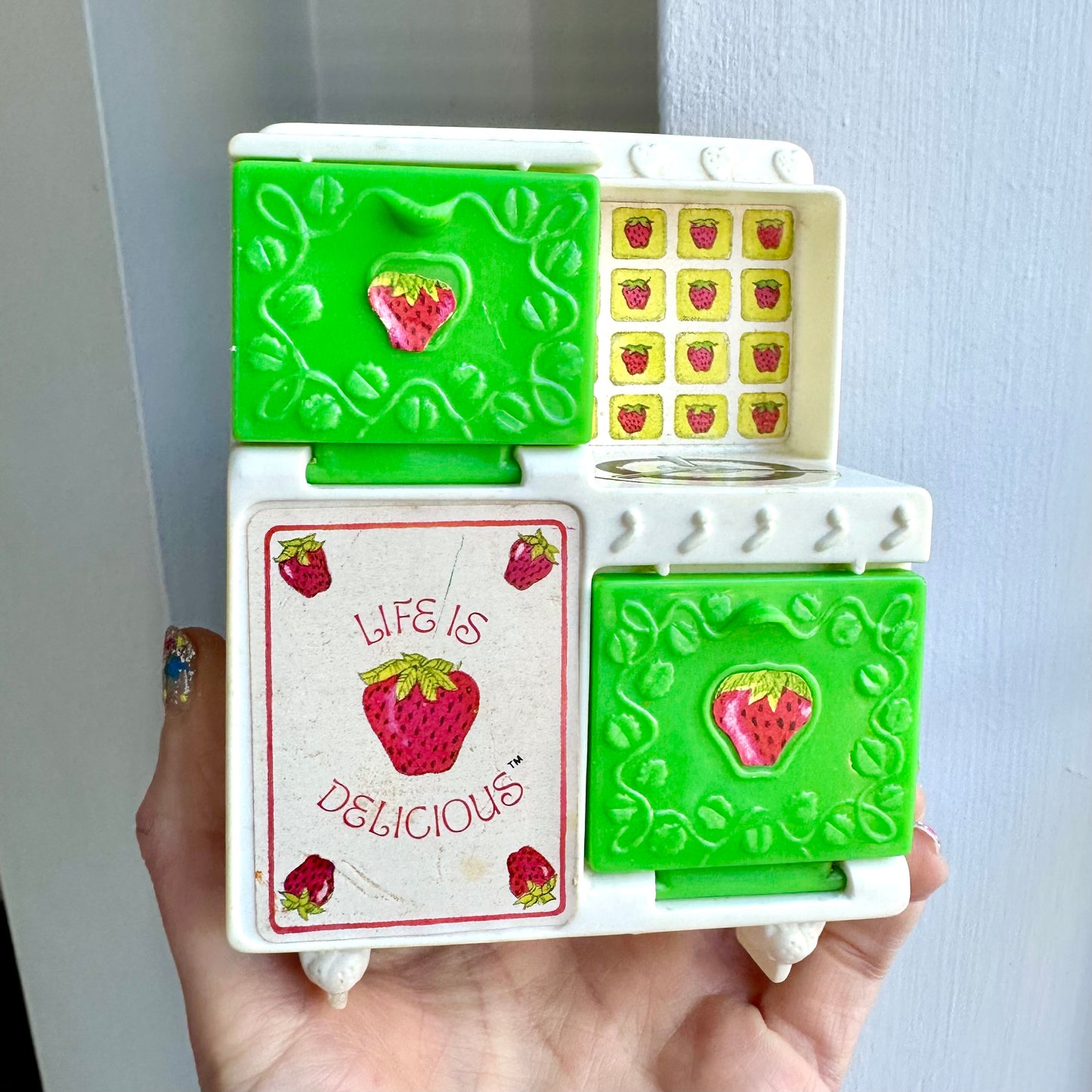 80’s Strawberry Shortcake Berry Bake Shoppe Oven Playset