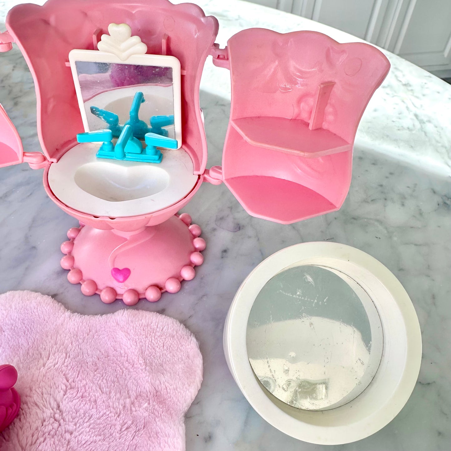 1991 Cupcakes Ice Cream Sundae Vanity