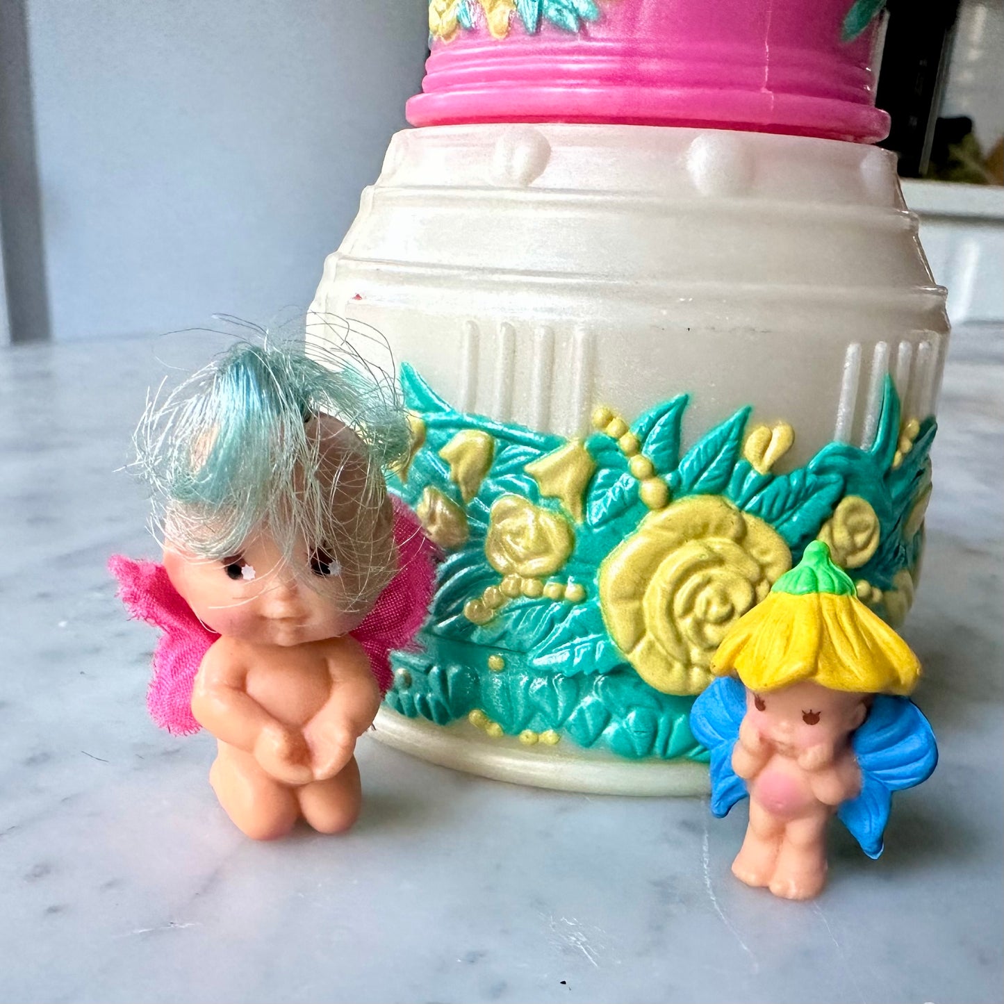 1993 FairyWinkles Peek-In Perfume Bottle with Dolls