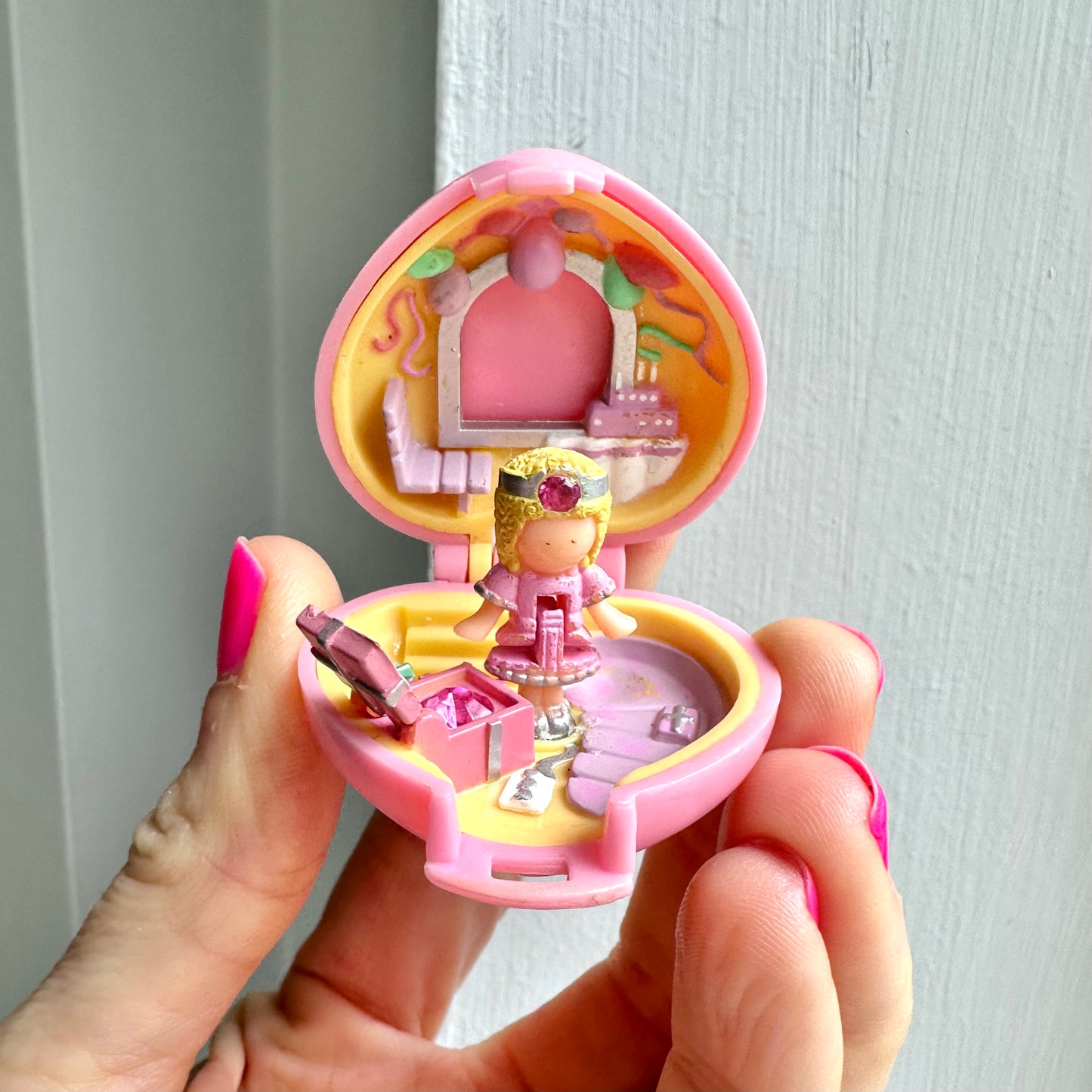 1992 Polly Pocket Pretty Present Locket