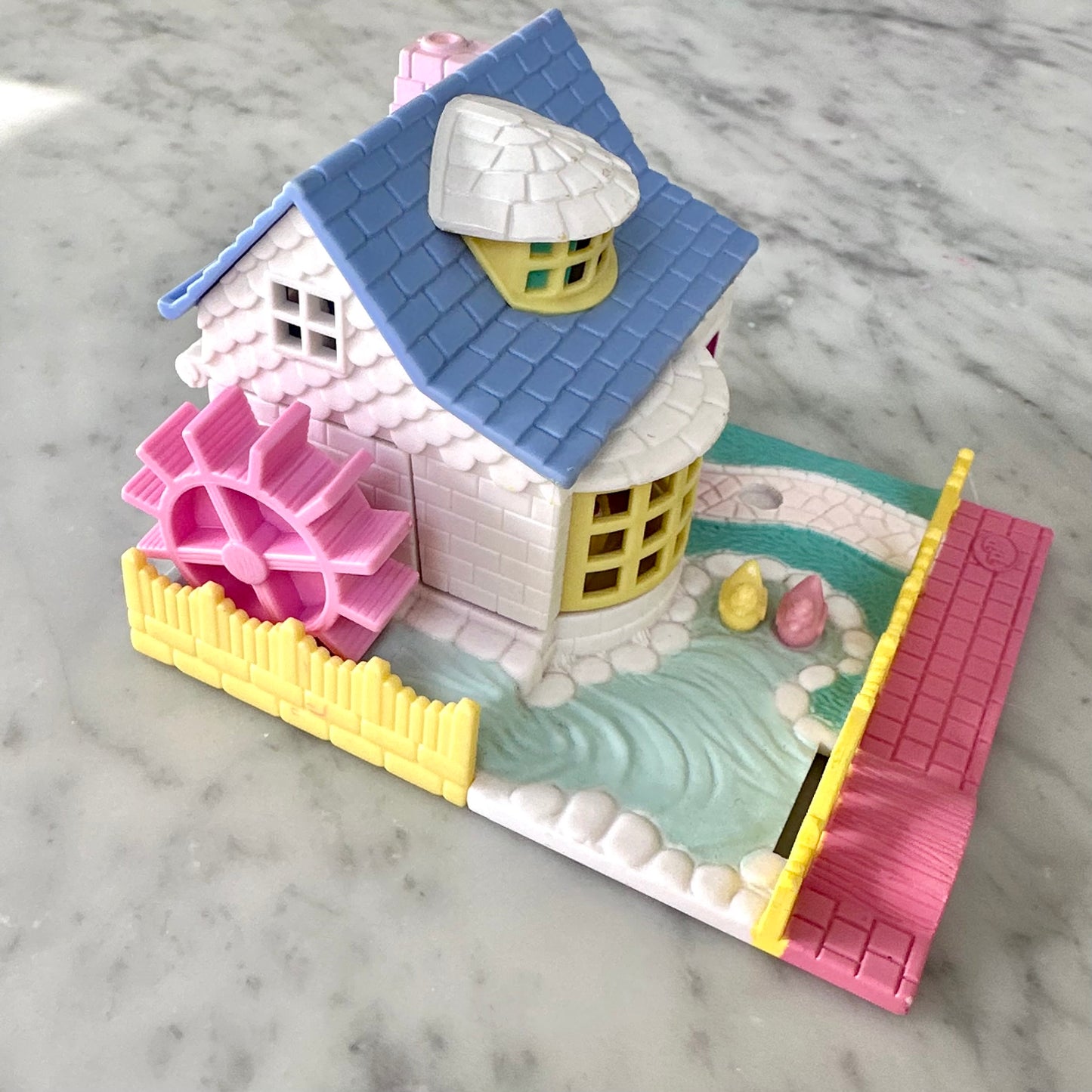 1994 Polly Pocket Grandma’s Cottage Playset