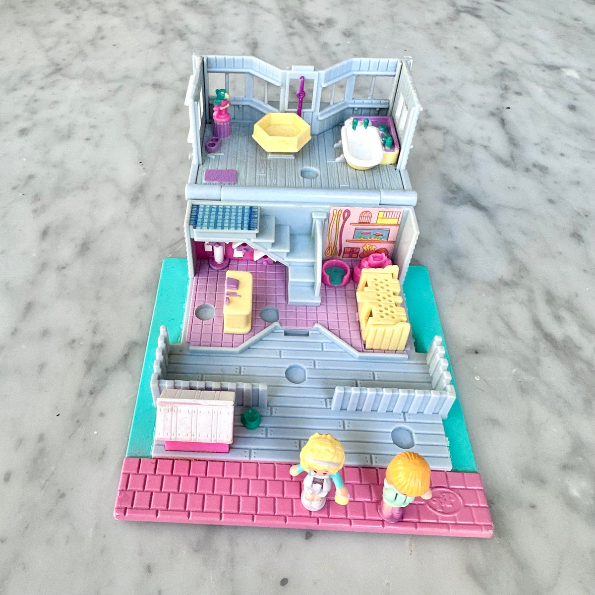1993 Polly Pocket Polly’s Pet Shop