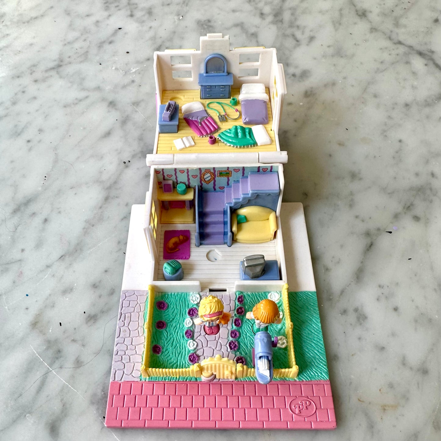1993 Polly Pocket Cozy Cottage 100% Complete