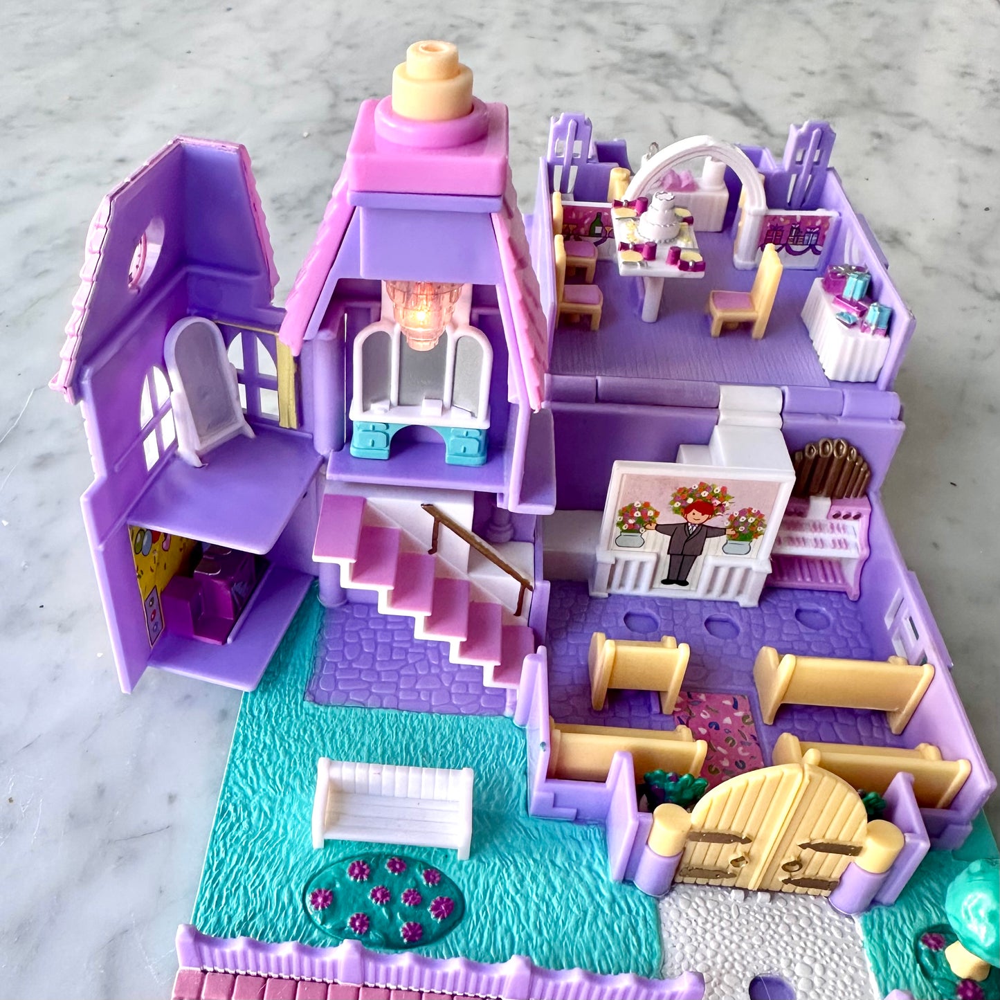 1993 Polly Pocket Pollyville Light Up Wedding Chapel