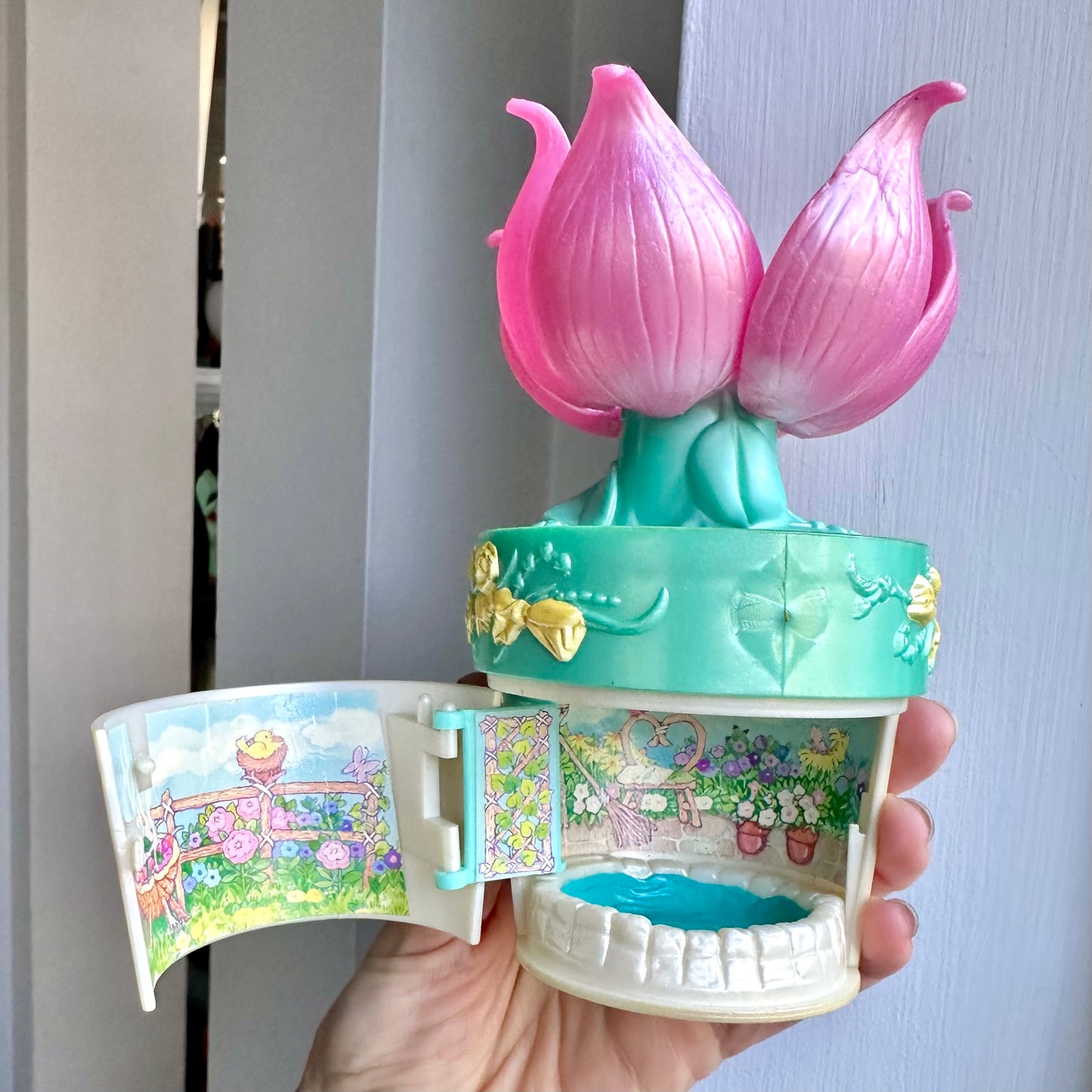 1993 FairyWinkles Peek n Petal Posy