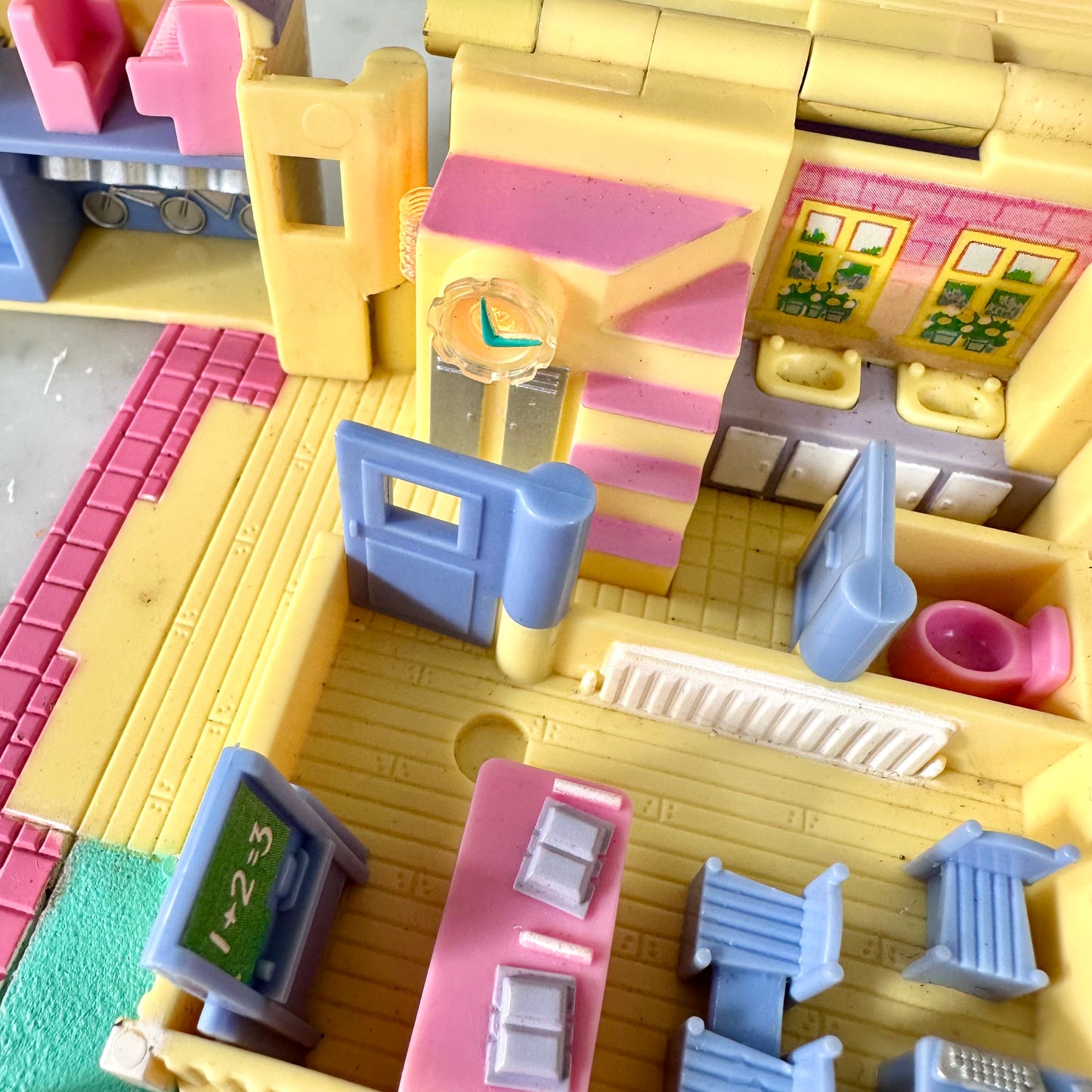 1993 Polly Pocket Light Up Schoolhouse Pollyville