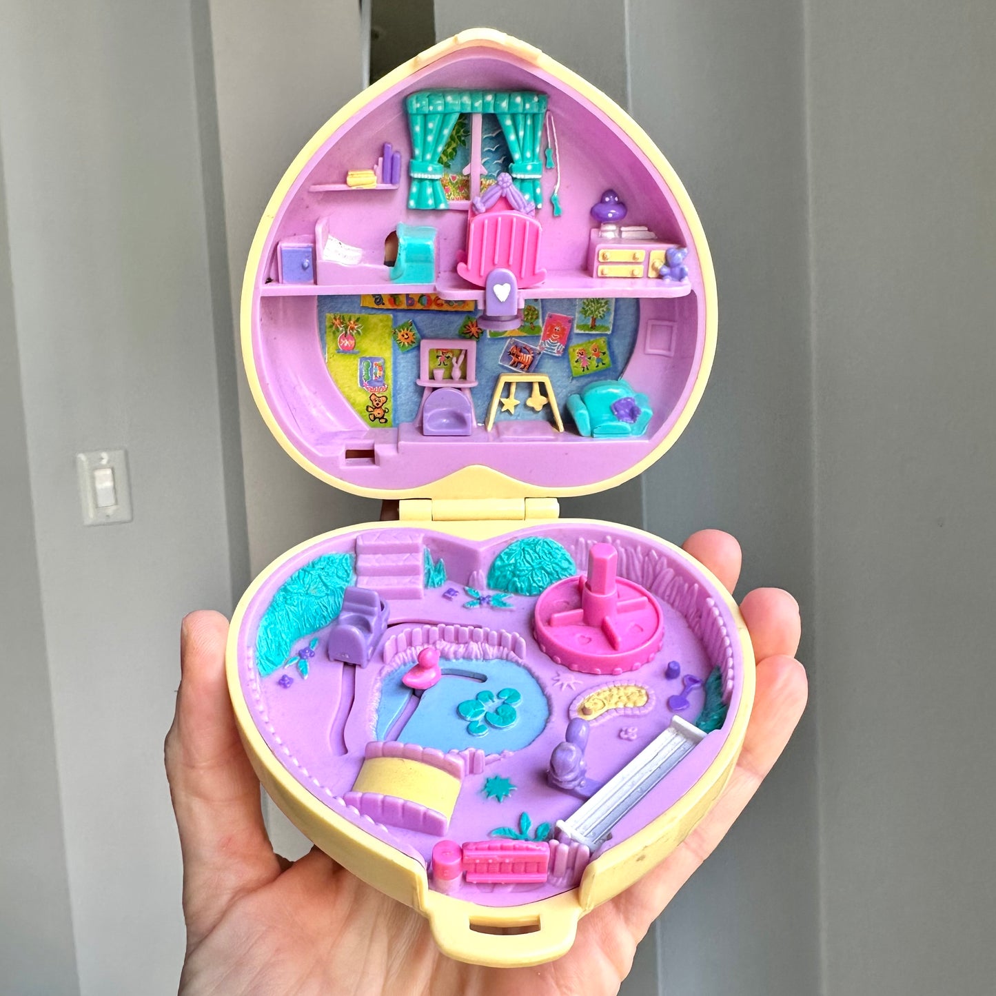 1994 Polly Pocket Strollin’ Baby Compact *Read*