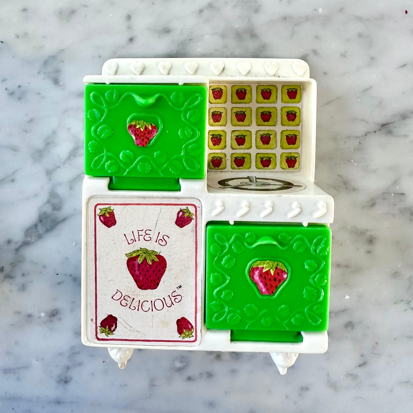 80’s Strawberry Shortcake Berry Bake Shoppe Oven Playset
