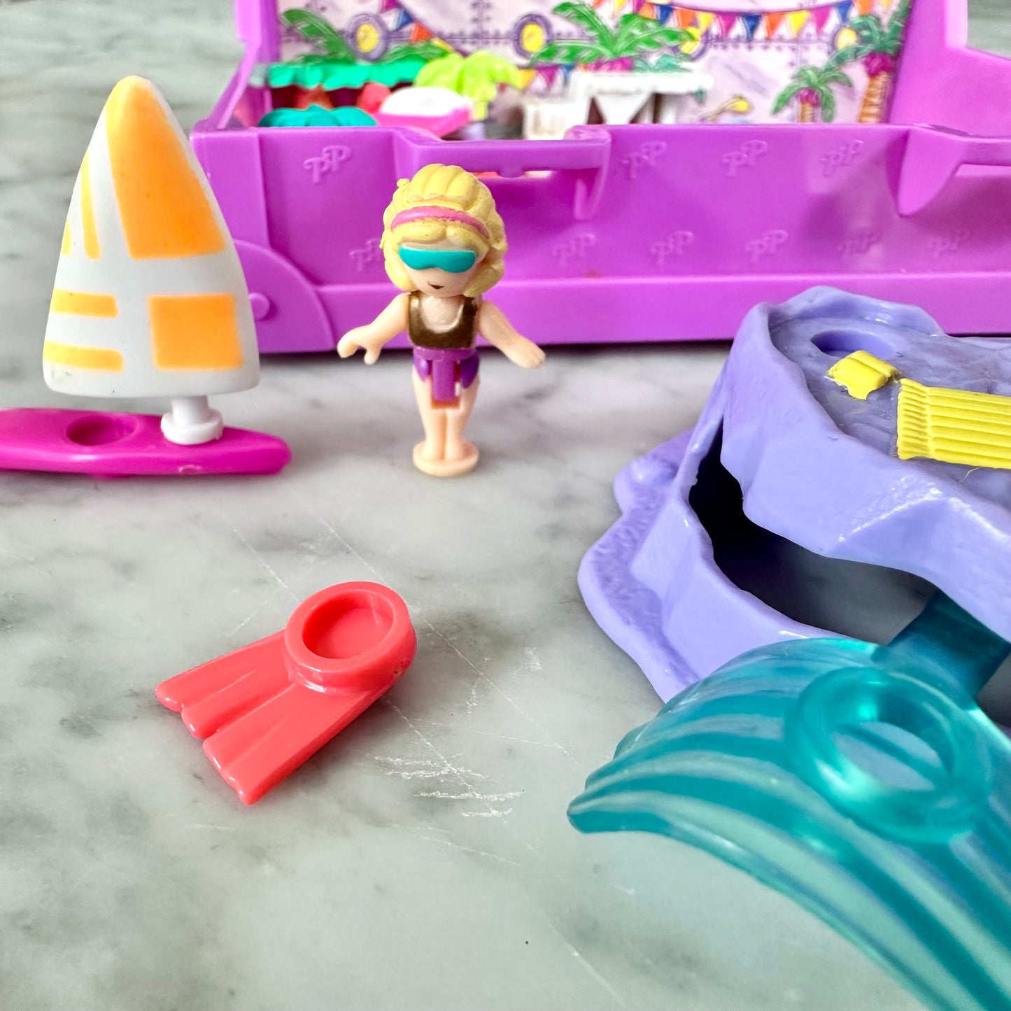 1996 Polly Pocket Surf n’ Swim Island