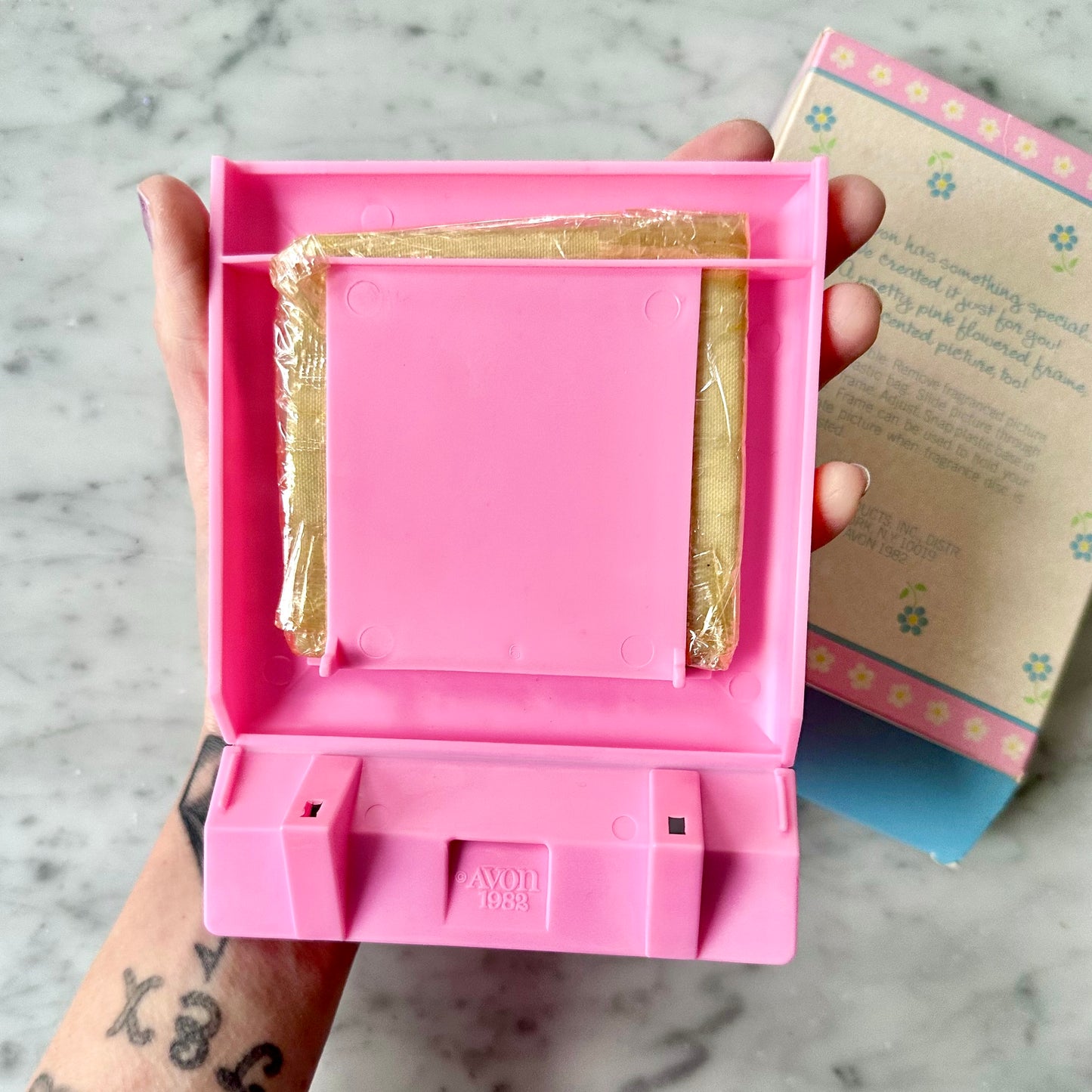 1982 Avon Little Blossom Scented Frame