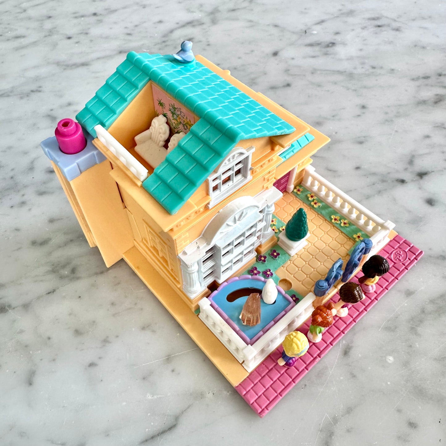 1994 Polly Pocket Light Up Hotel