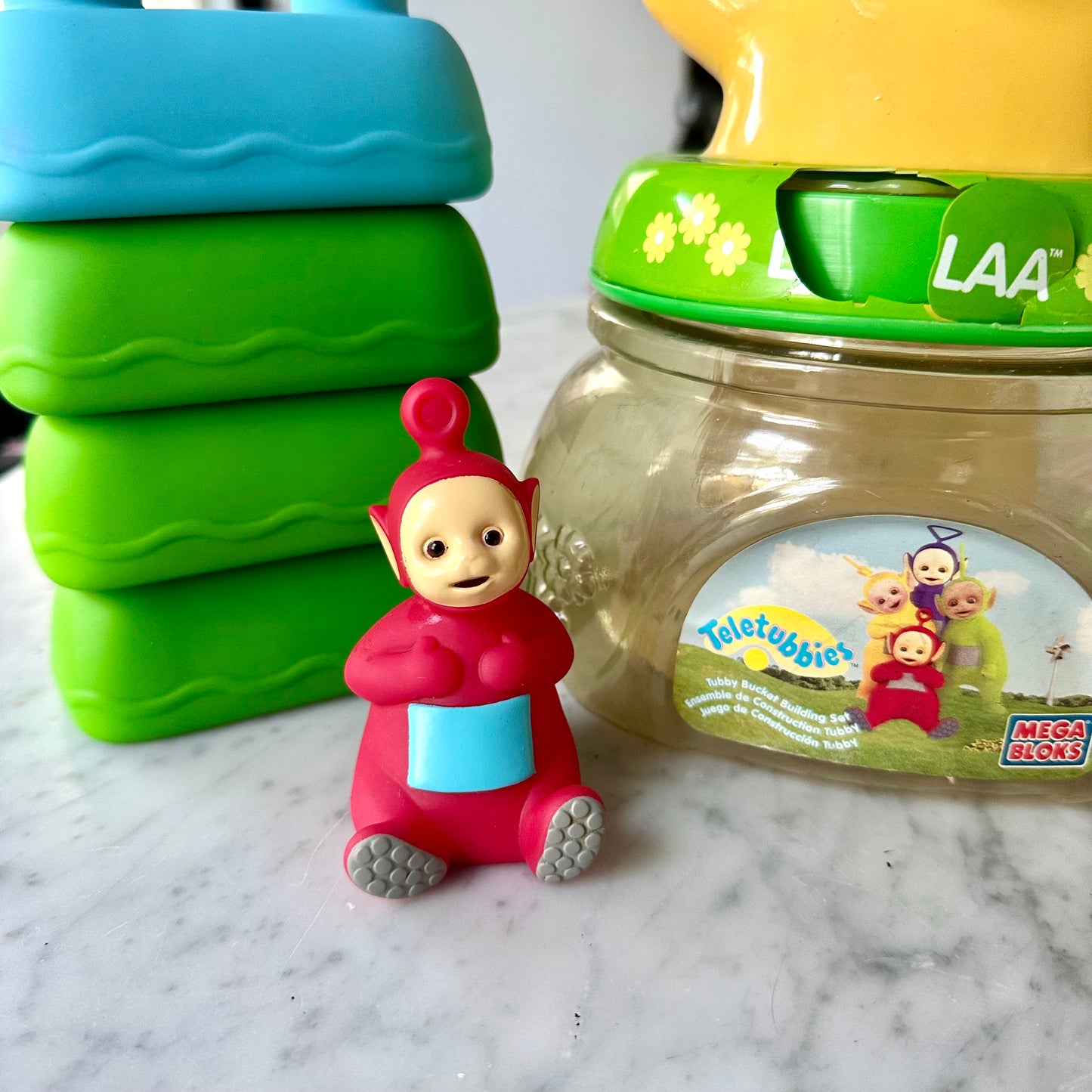 1998 Mega Bloks Teletubbies LAA-LAA Tubby Bucket Building Set