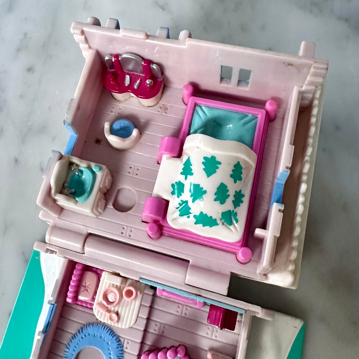 1993 Polly Pocket Ski Lodge