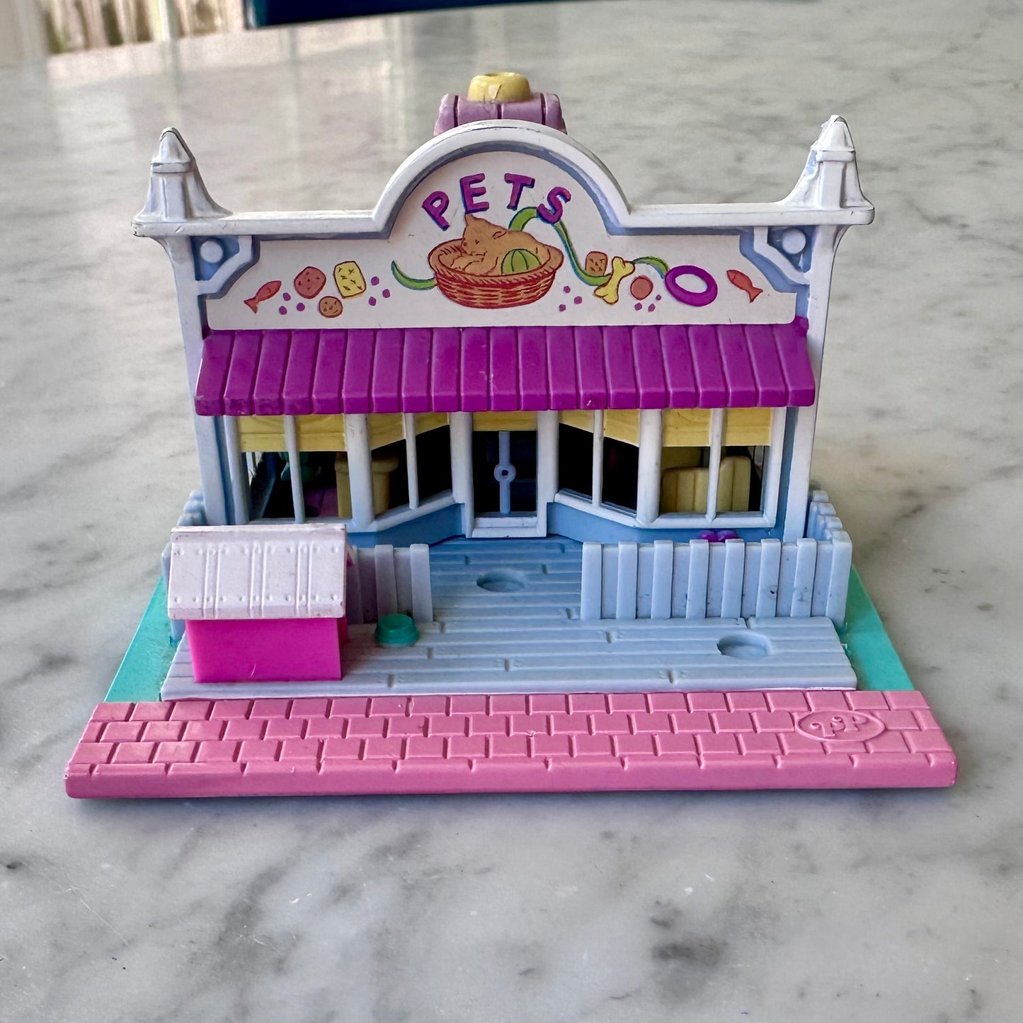 1993 Polly Pocket Polly’s Pet Shop